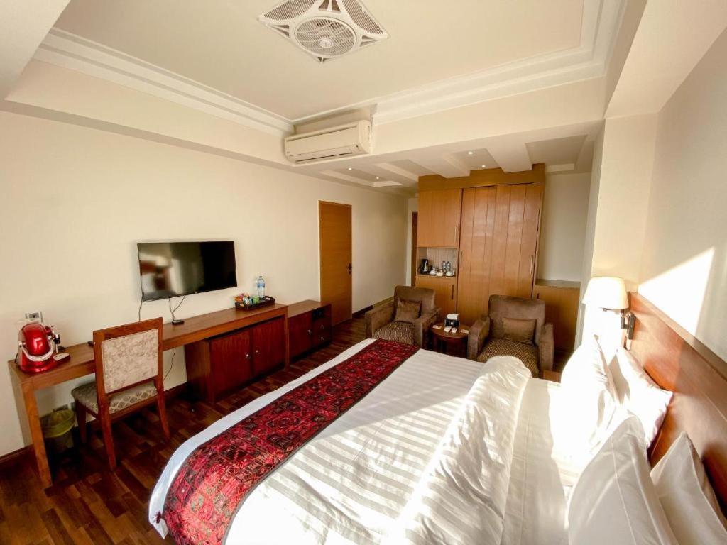 Esquire Hotels & Apartments Rawalpindi Zewnętrze zdjęcie