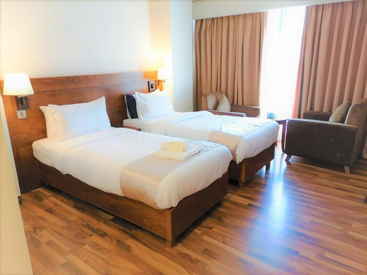 Esquire Hotels & Apartments Rawalpindi Zewnętrze zdjęcie