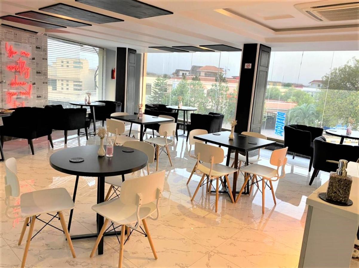 Esquire Hotels & Apartments Rawalpindi Zewnętrze zdjęcie