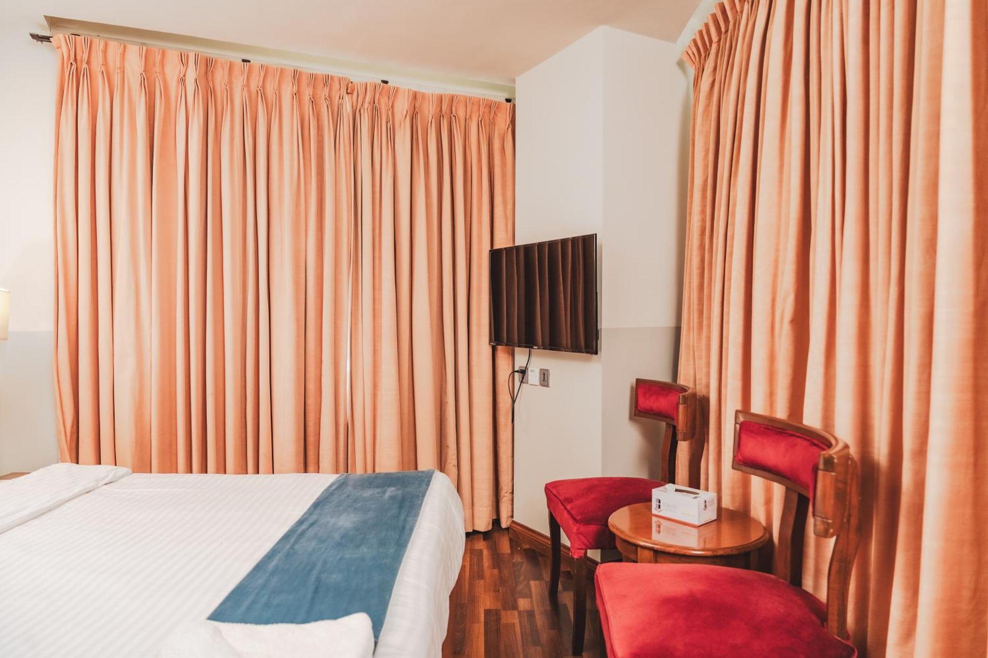 Esquire Hotels & Apartments Rawalpindi Zewnętrze zdjęcie