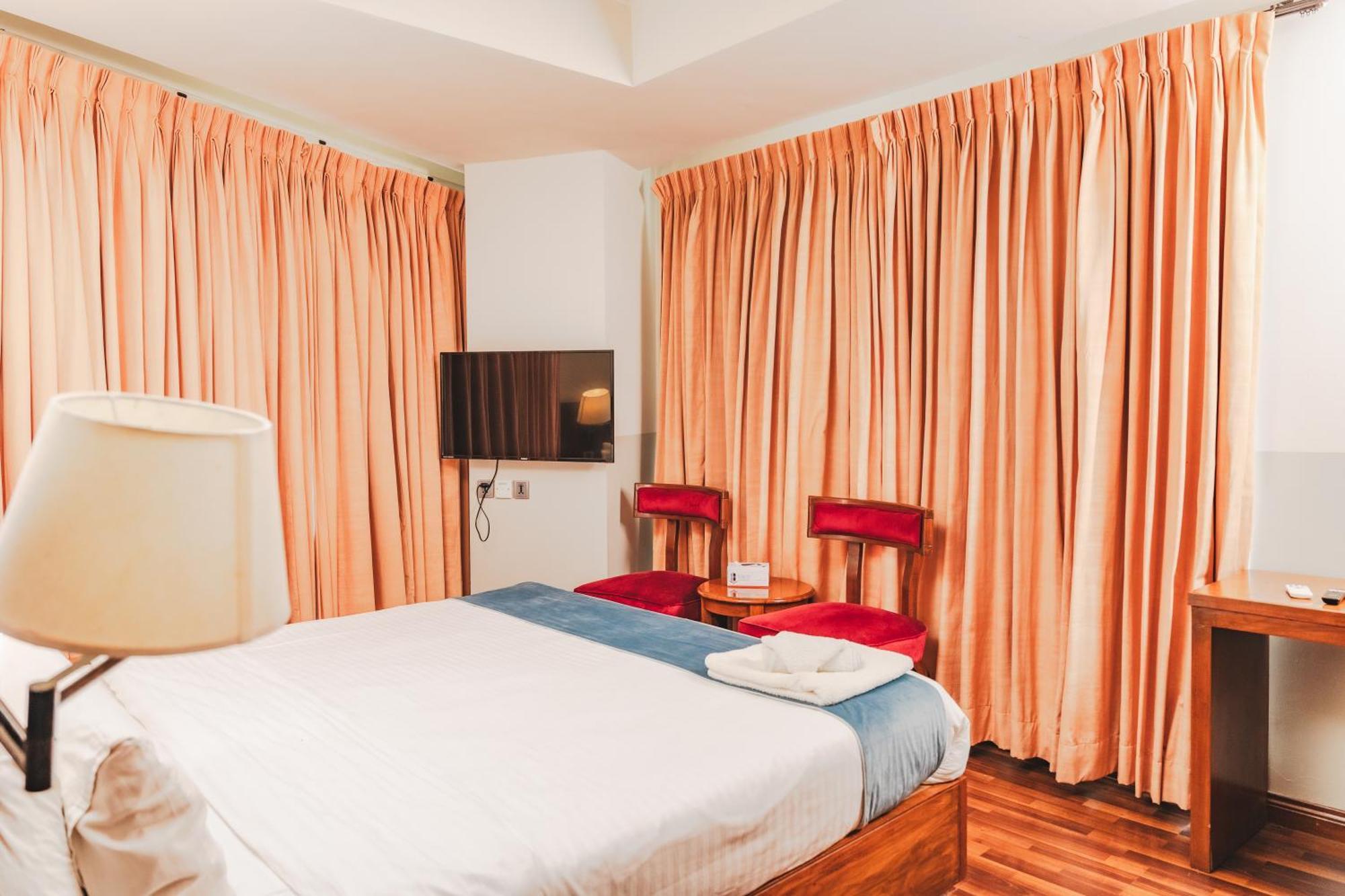 Esquire Hotels & Apartments Rawalpindi Zewnętrze zdjęcie