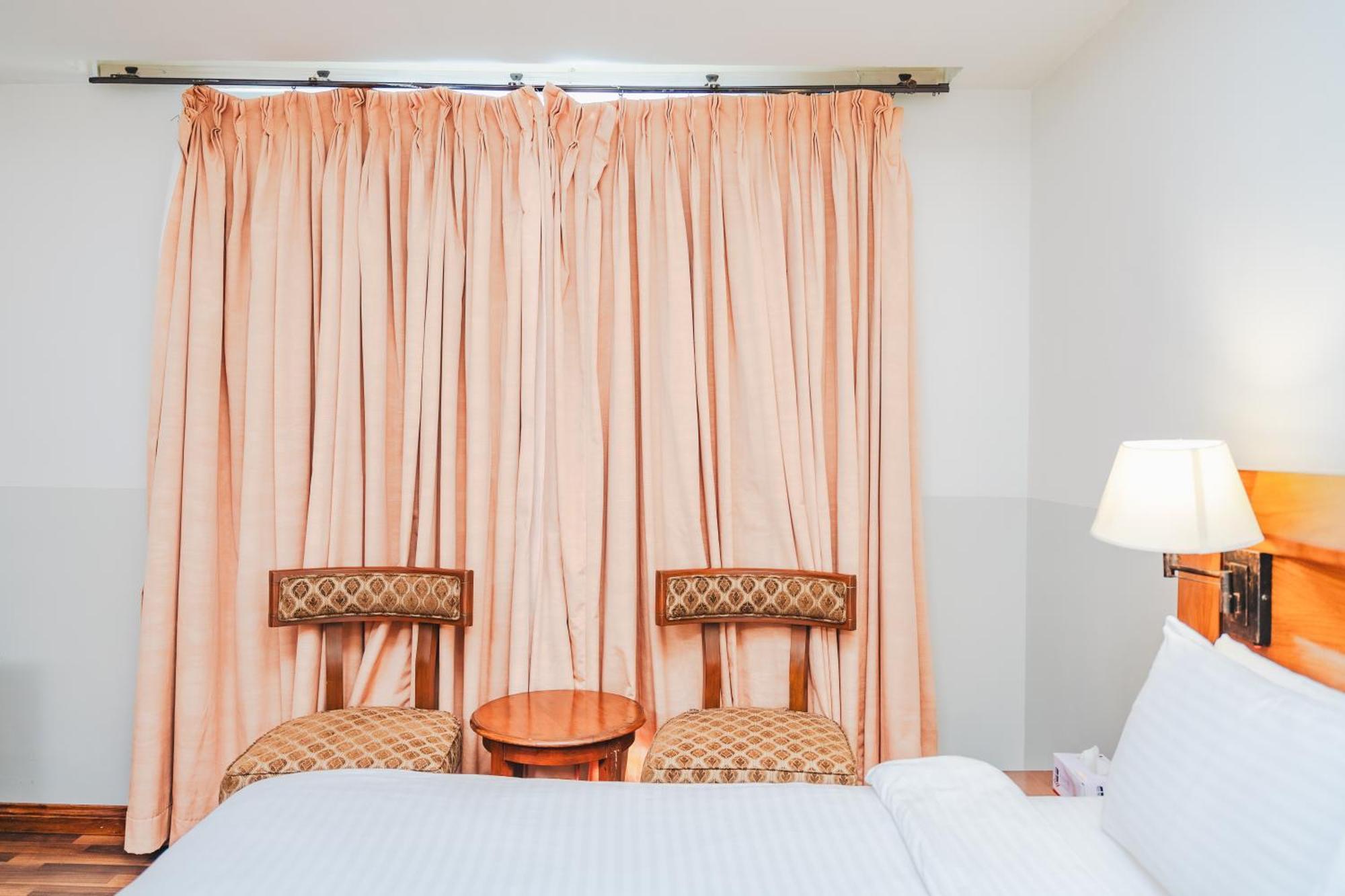 Esquire Hotels & Apartments Rawalpindi Zewnętrze zdjęcie