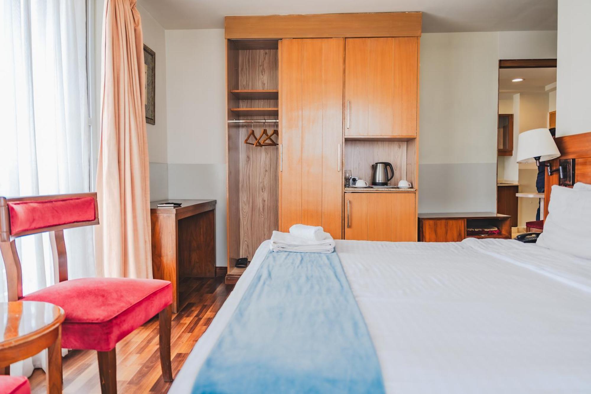 Esquire Hotels & Apartments Rawalpindi Zewnętrze zdjęcie